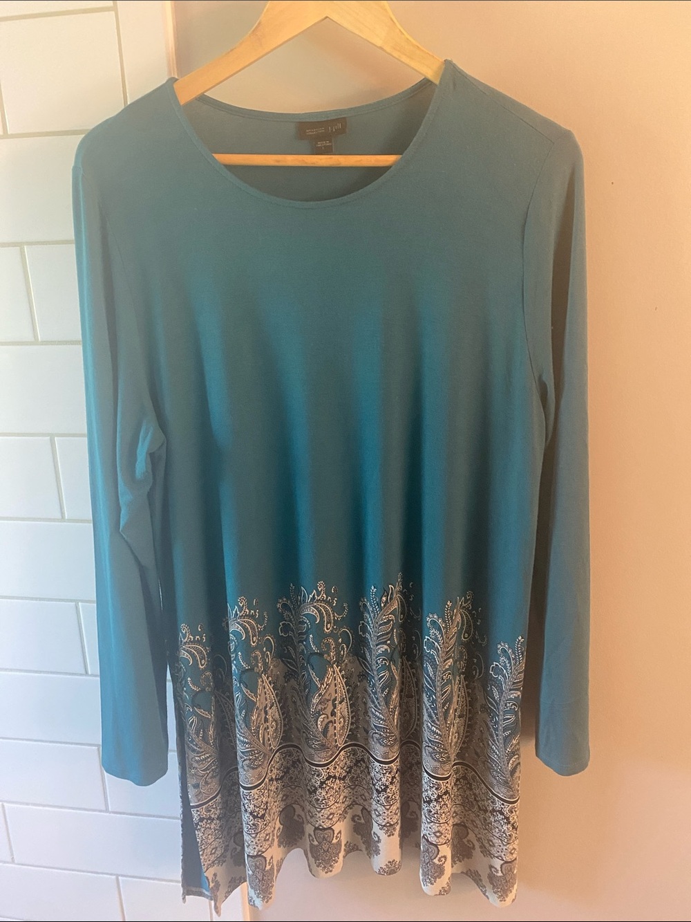 J. Jill Teal Long-Sleeve Tunic with Cream & Gray Border Print